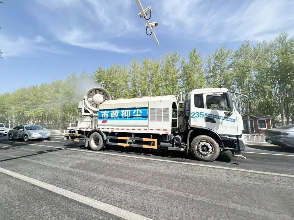 雾炮车作业